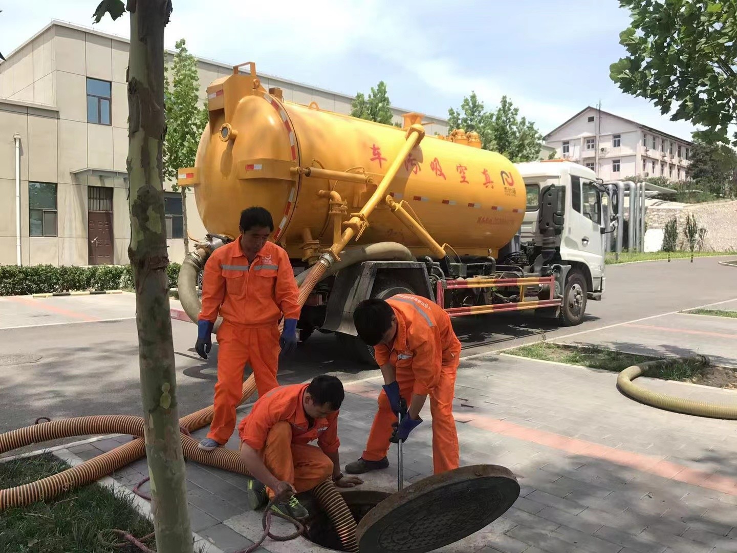 辽宁化粪池清理与5-8吨吸粪车施工效率分析
